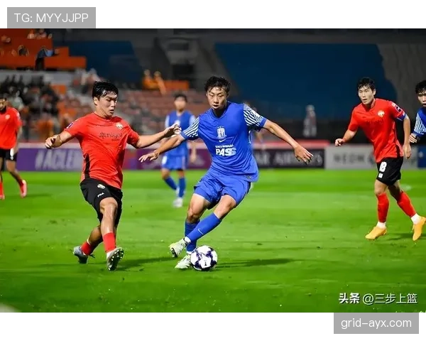 本周足球赛场高光时刻全解析：精彩进球与关键瞬间回顾