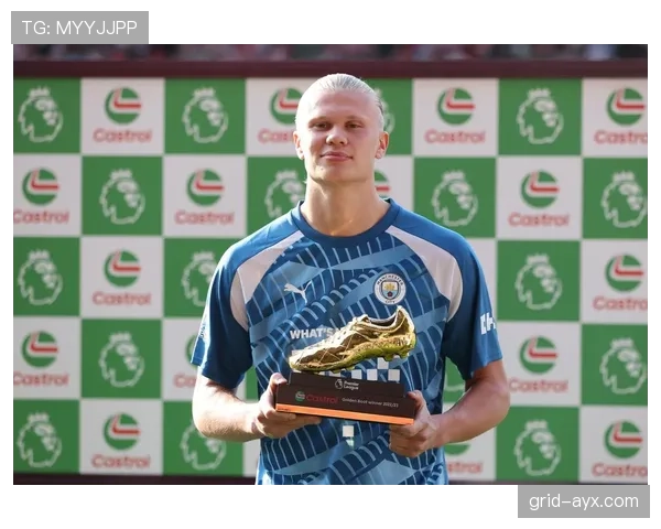 哈兰德稳居英超金靴榜首，火热状态持续引关注