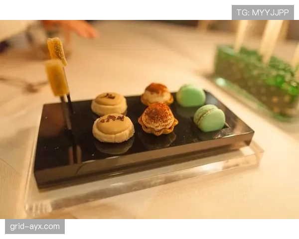 李诗沣训练完直接打车去米其林三星，这日子过得比偶像剧还离谱